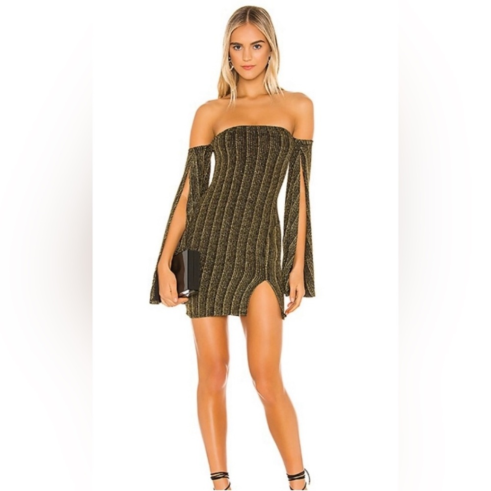 Michael Costello x Revolve Sandrine Dress Black
Gold Off Shoulder Small